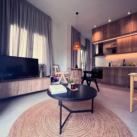 Luxurious Wooden Detail Flat In City Center Chalkís Eksteriør bilde
