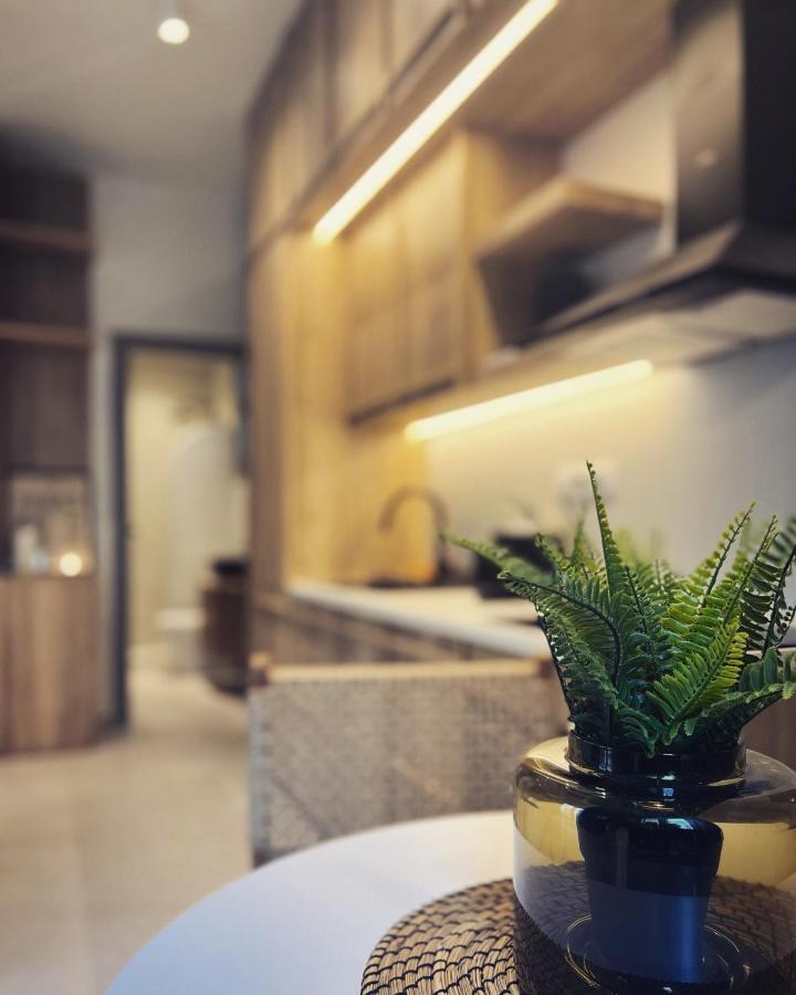 Luxurious Wooden Detail Flat In City Center Chalkís Eksteriør bilde
