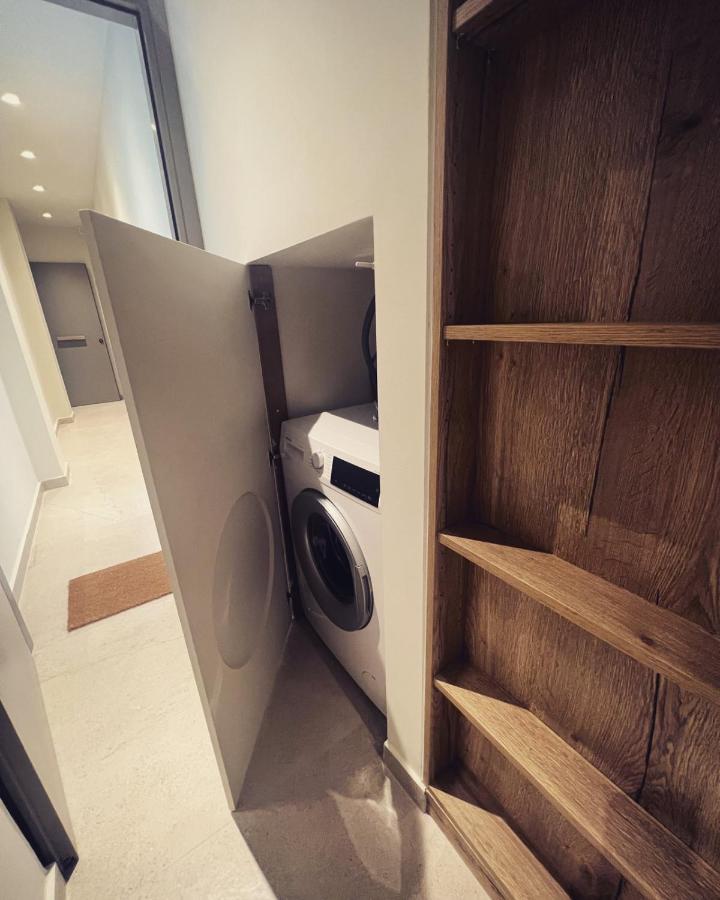 Luxurious Wooden Detail Flat In City Center Chalkís Eksteriør bilde