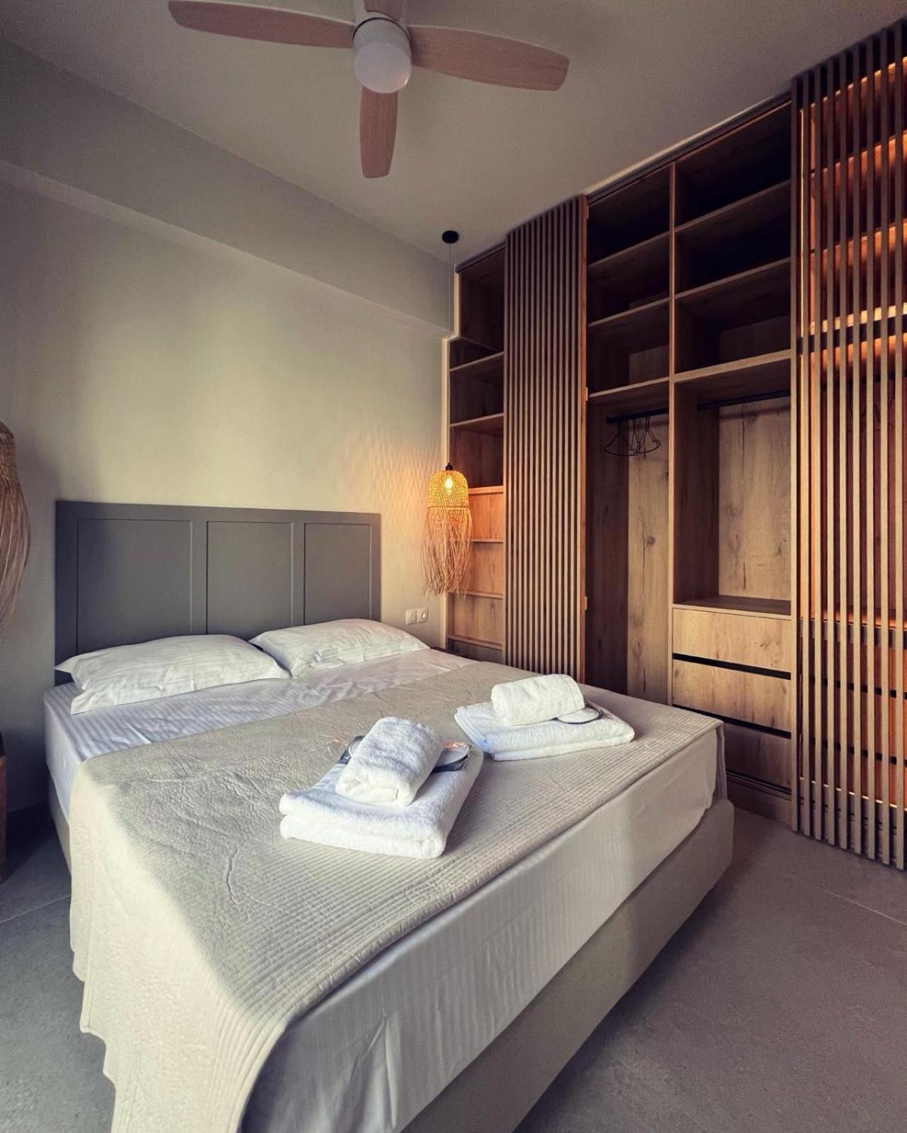Luxurious Wooden Detail Flat In City Center Chalkís Eksteriør bilde