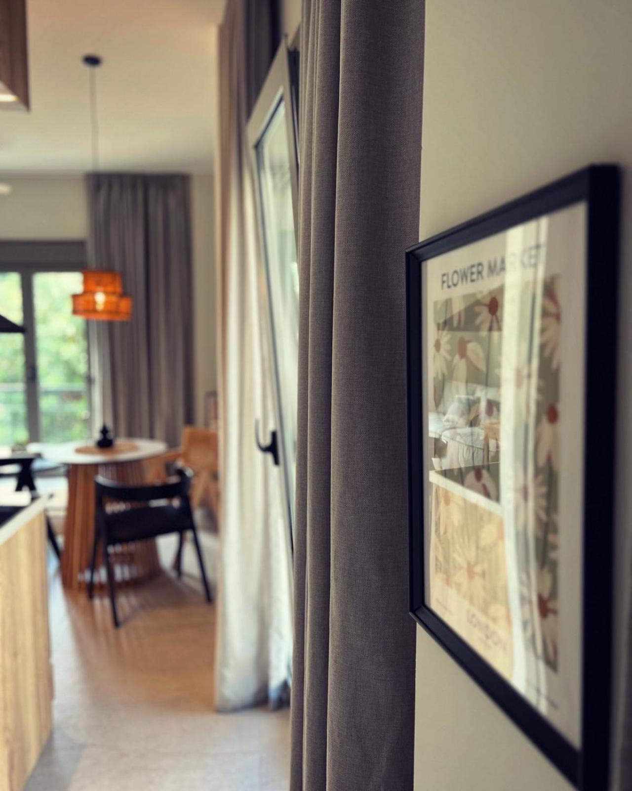 Luxurious Wooden Detail Flat In City Center Chalkís Eksteriør bilde