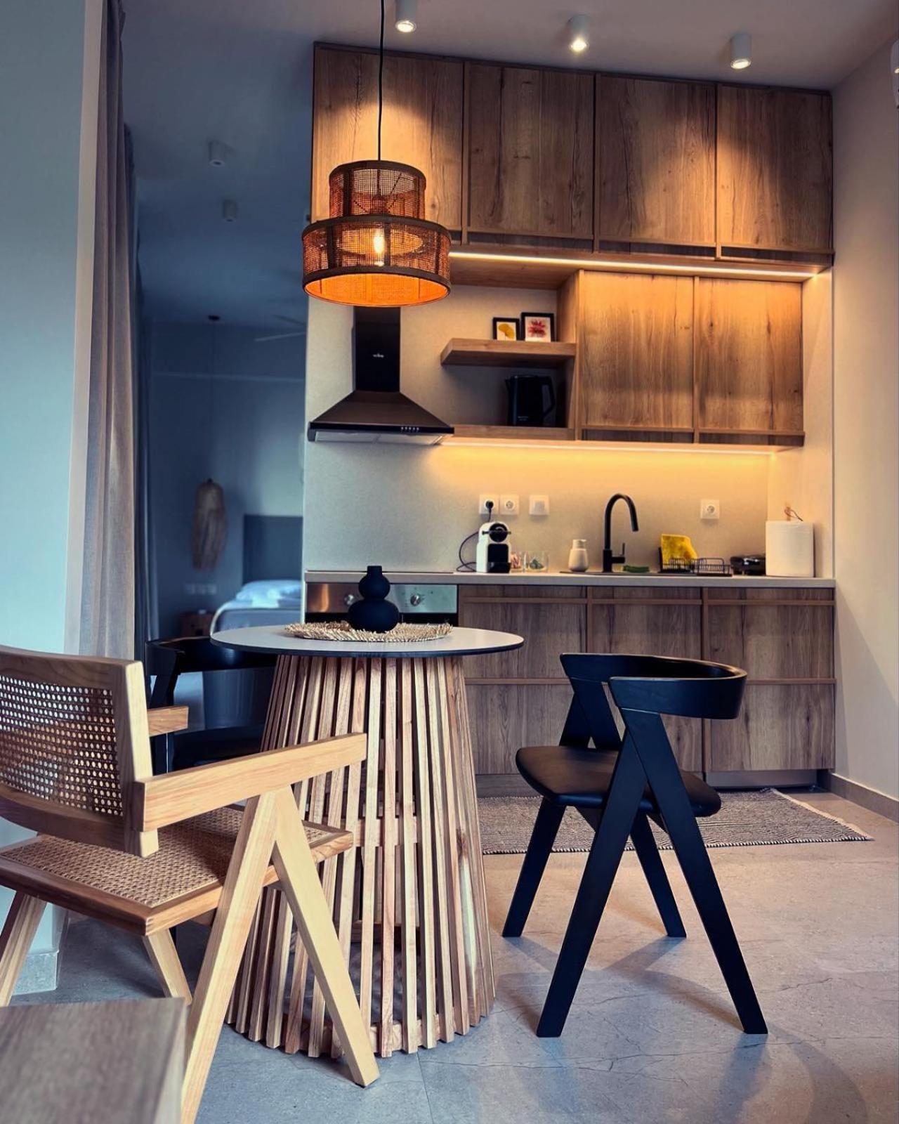 Luxurious Wooden Detail Flat In City Center Chalkís Eksteriør bilde